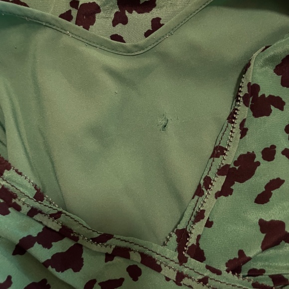 Emerald Green Silk - Picture 6 of 7